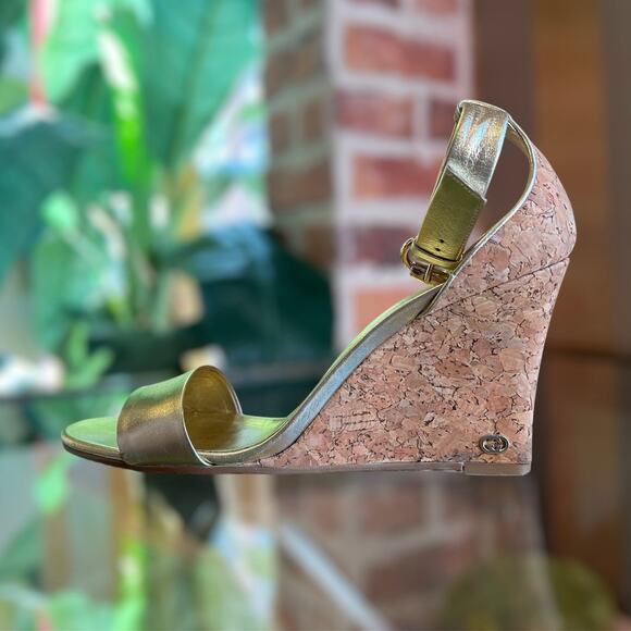 GUCCI Gold Leather Cork Wedges Sandals SZ9.5B - Picture 1 of 9